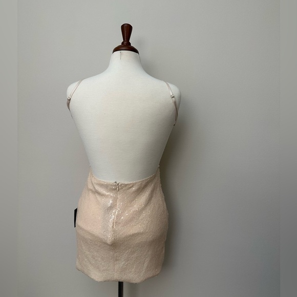 Beautiful NWT Lulu’s Sequin backless dress - Picture 2 of 5